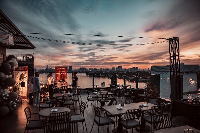 SkyOn9 Rooftop Westlake Bar in Ha Noi - exterior