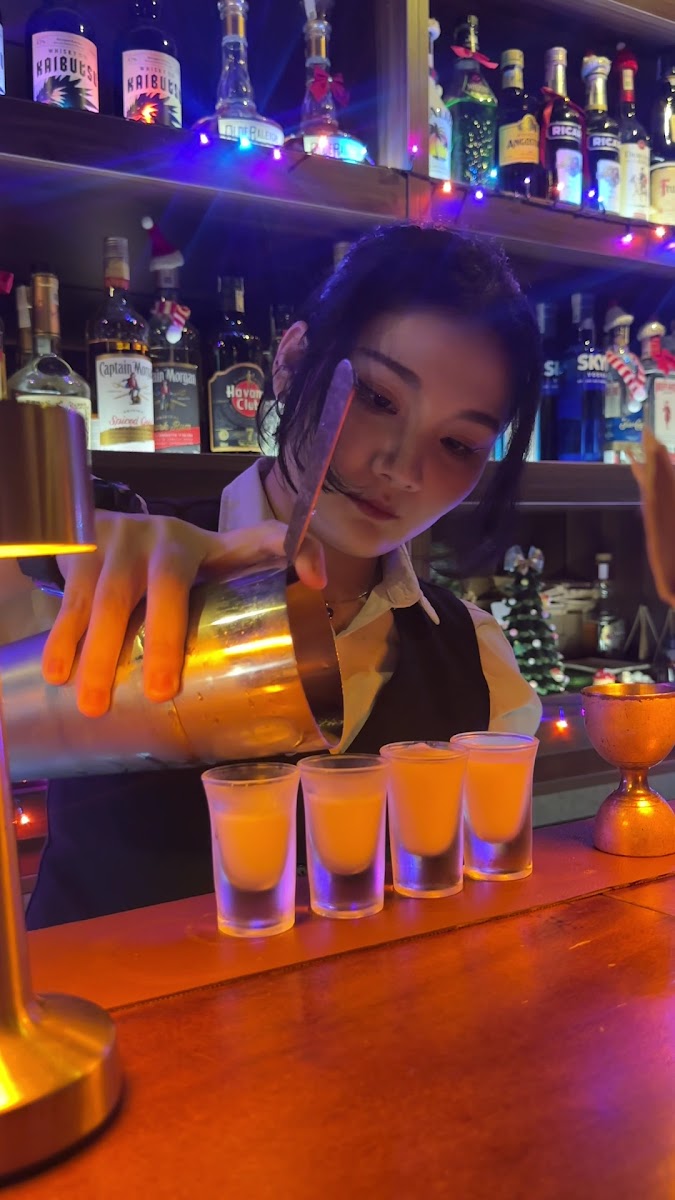 Spot Lounge Saigon - Cocktail Bar in Thao Dien