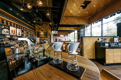 Starbucks Somerset Coffee shop in Ha Noi - exterior