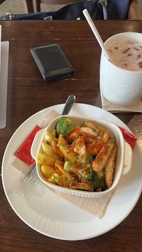 Stir-fry Noodles with Chicken and Broccoli