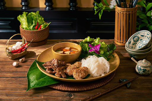 Streetside Dining - Vietnamese street food photo 2 in Thao Dien