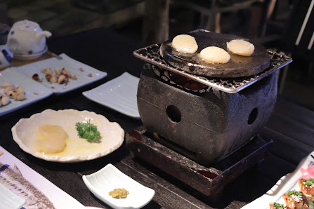 Hot Pot with Steamed Buns or Cakes