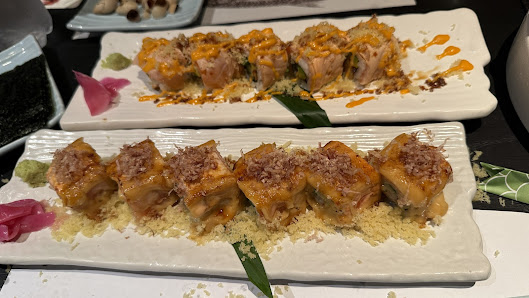 Sushi Rolls with Crispy Toppings