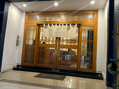 𝐒𝐮𝐬𝐡𝐢 香 𝐇𝐮𝐧𝐠 𝐇𝐀𝐍𝐀𝐑𝐄 - Japanese restaurant on Quoc Huong, Thao Dien