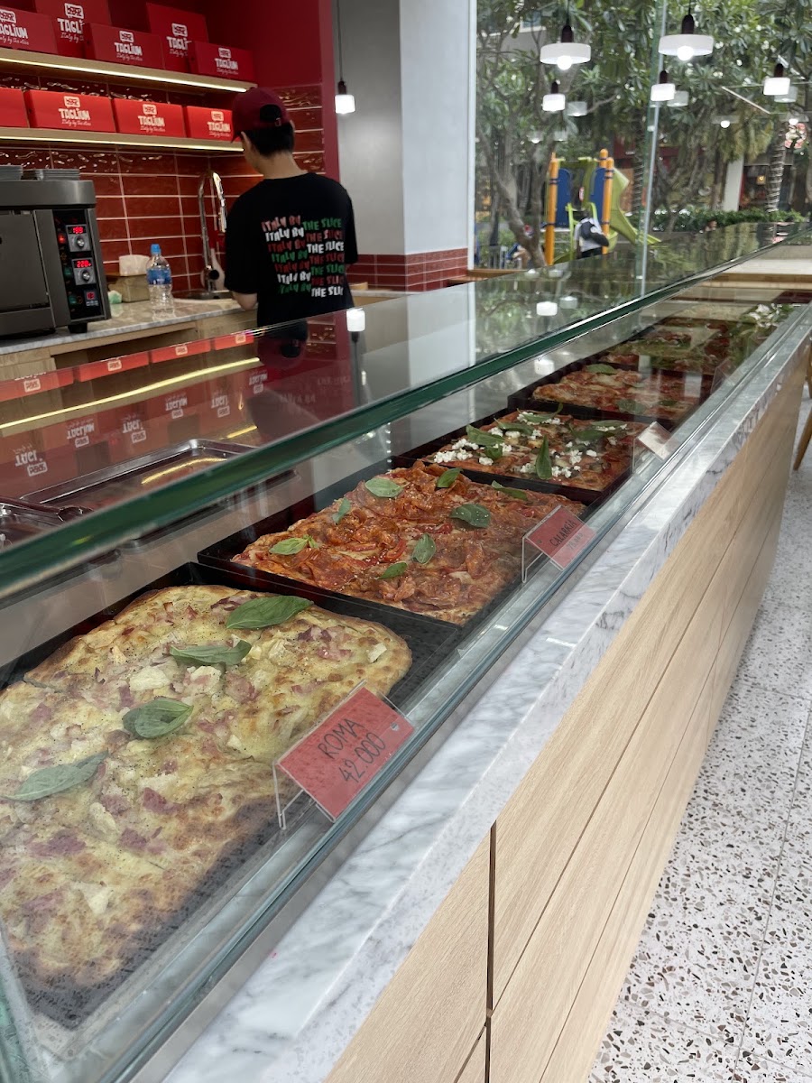 Taglium Central Park - Pizza Al Taglio photo 4 in Thao Dien