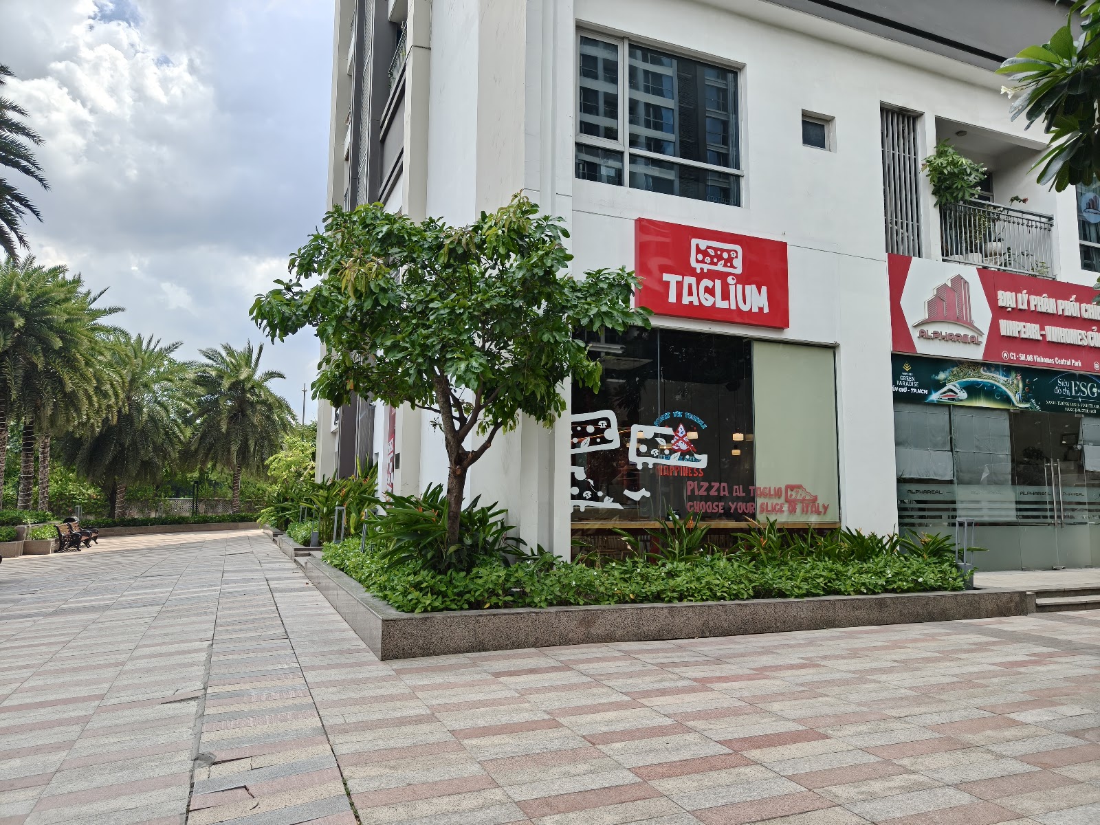 Taglium Central Park - Pizza Al Taglio - Pizza in Thao Dien