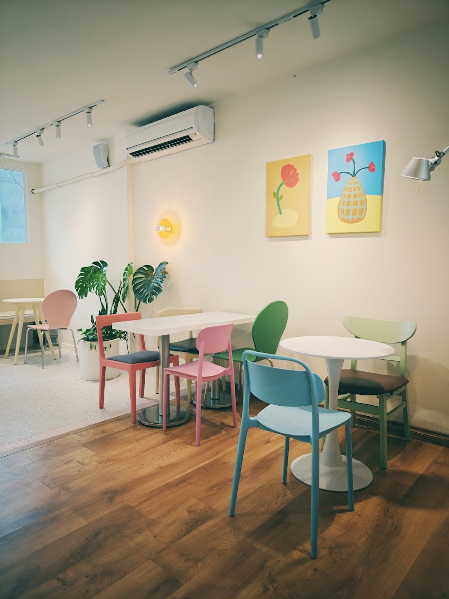 Take Five Cafe photo 1 in Thao Dien