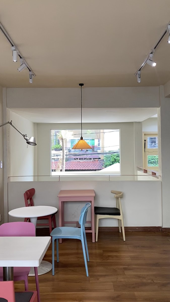 Take Five Cafe - Le Van Mien in Thao Dien