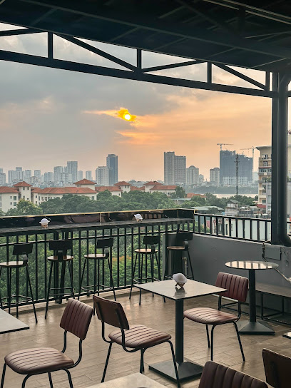 TeleScope Rooftop Cocktail bar in Ha Noi - exterior