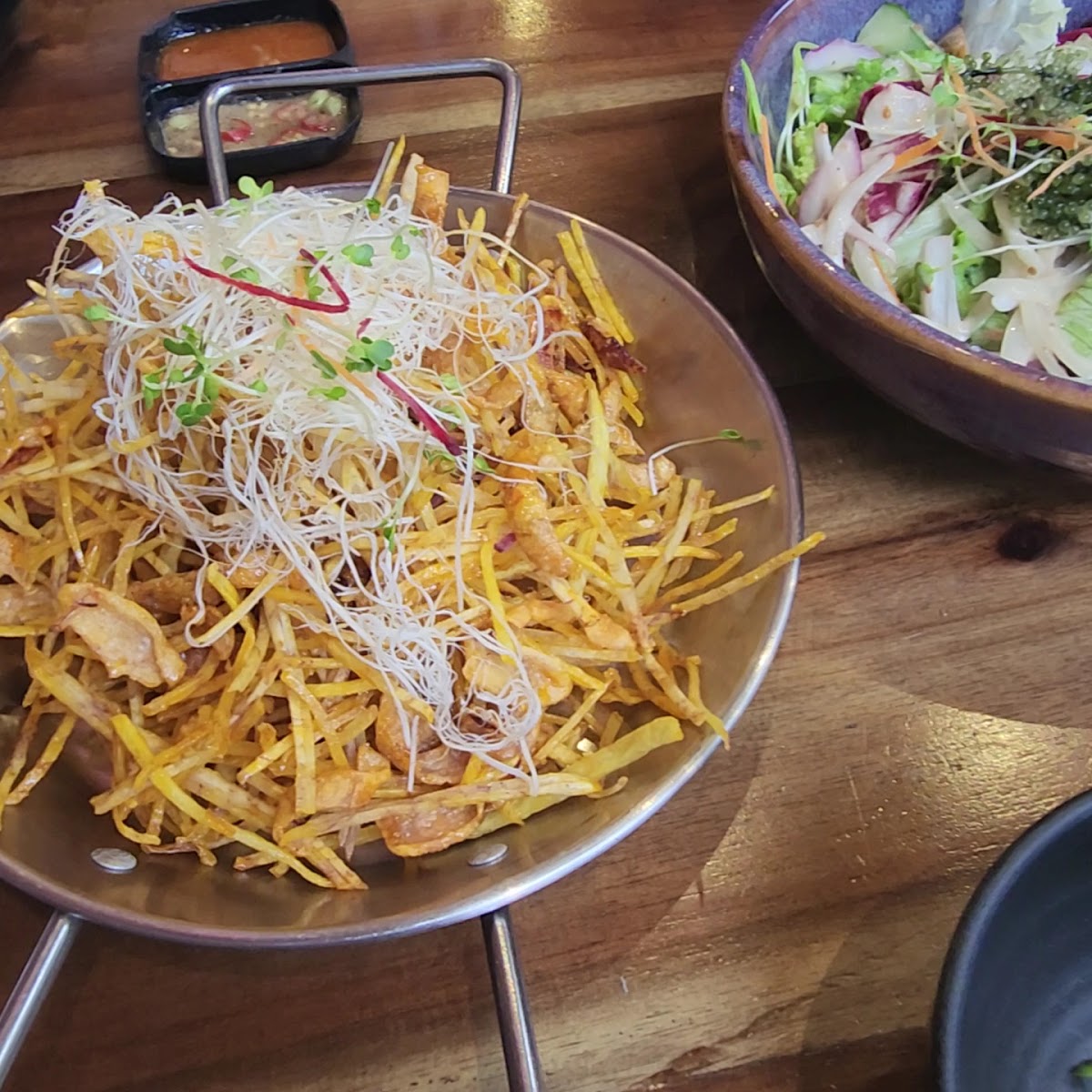 The Hood - Beer & Food - Restaurant in Thao Dien