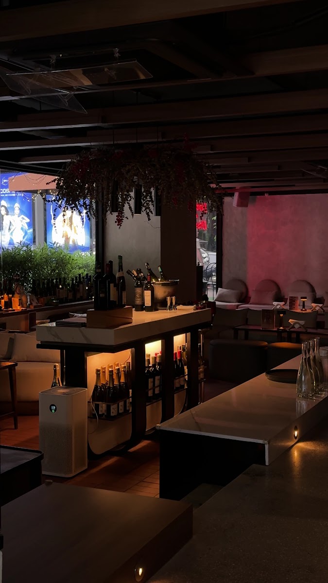 The Living Room wine bar - Wine Bar in Thao Dien