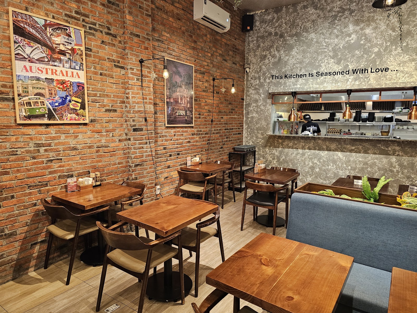 The Melbourne Cafe photo 6 in Thao Dien