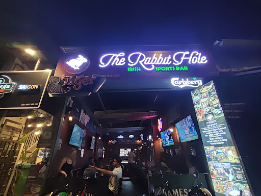 The Rabbit Hole Irish Sports Bar photo 3 in Thao Dien