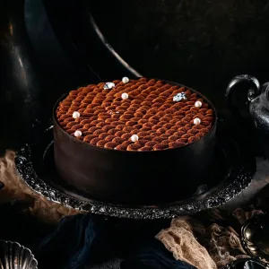 MISSING-U CRISPY CAKE 3.0 | 16 CM (PLEASE ORDER AT LEAST 5 PIECES IN ADVANCE) at The Vagabond Pâtisserie & Café