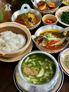 Various Vietnamese dishes