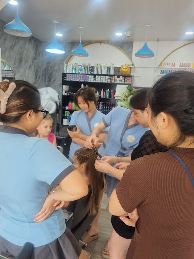 THƯ PHẠM HAIR MAKEUP AND NAILS photo 6 in Thao Dien