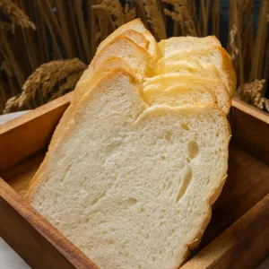 Japanese Soft Bread 8 Pieces at Tiệm bánh mì Ryoyu Bakery, Thao Dien
