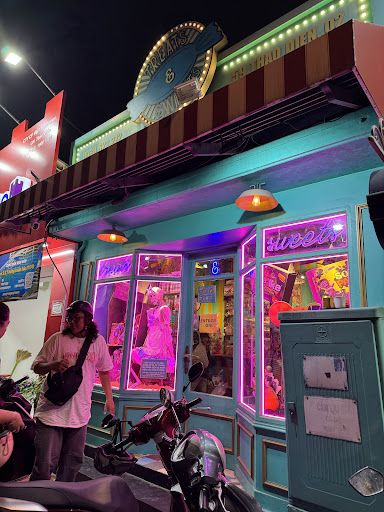 Treats & Sweets - Saigon's 1st Old Fashioned Candy & Toy Shop. photo 2 in Thao Dien