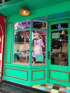 Treats & Sweets - Saigon's 1st Old Fashioned Candy & Toy Shop. photo 3 in Thao Dien