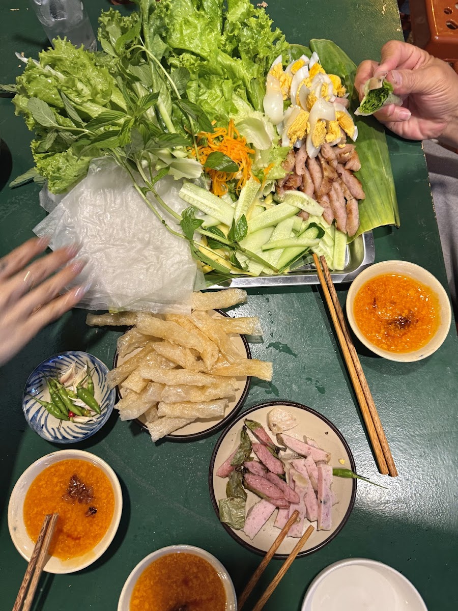 TRUYỀN THỪA - Nem nướng Vạn Ninh & Cơm vịt photo 3 in Thao Dien