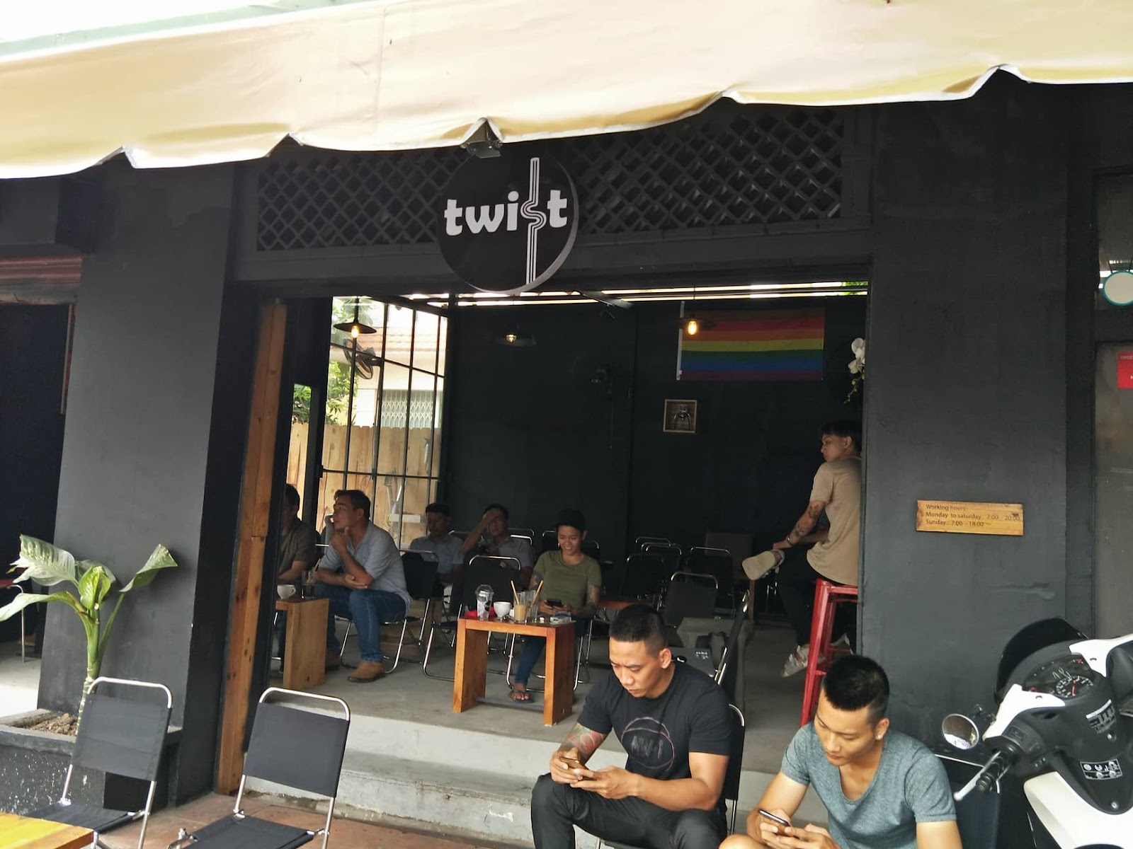 Twist Cafe & Bar photo 5 in Thao Dien