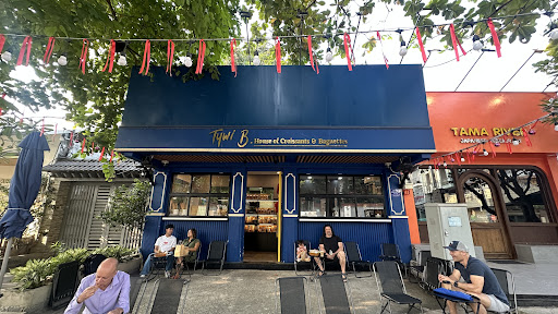 Tywi B. - House of Croissants & Baguettes photo 2 in Thao Dien