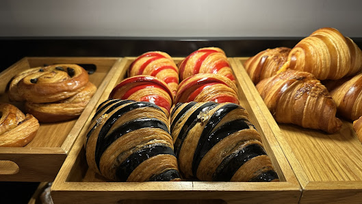 Tywi B. - House of Croissants & Baguettes photo 8 in Thao Dien