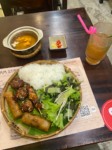 Vị Nguyên Vietnamese Restaurant & Vegetarian Food Hanoi Old Quarter photo 3 in Thao Dien