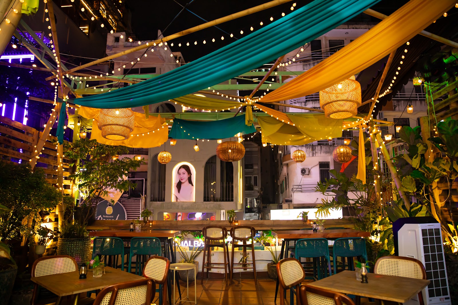 Vietnam Harvest - Cafe & Restaurant Tropical Bar Restaurant in Ho Chi Minh City - exterior