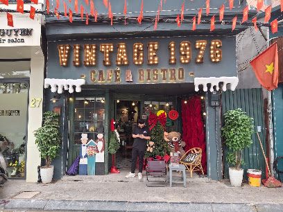 Vintage 1976 Cafe Cafe in Ha Noi - exterior
