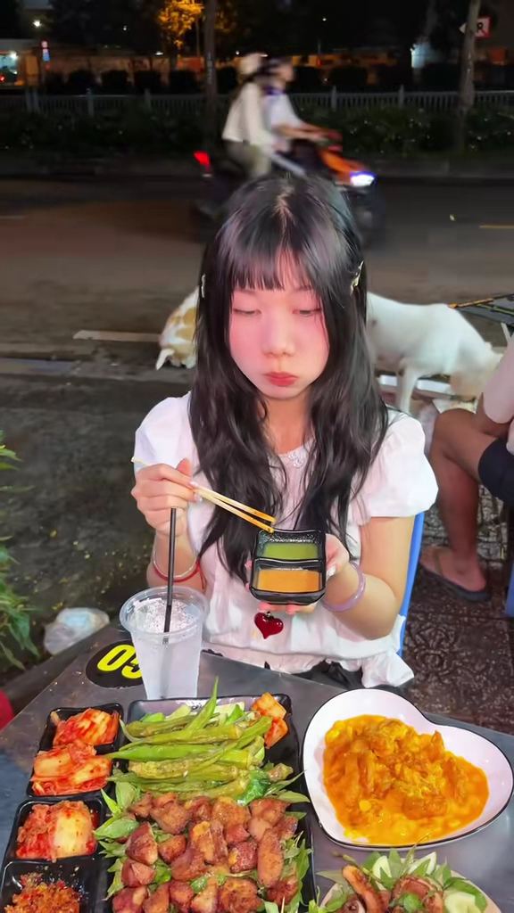 Vú Heo Nướng 704 photo 3 in Thao Dien