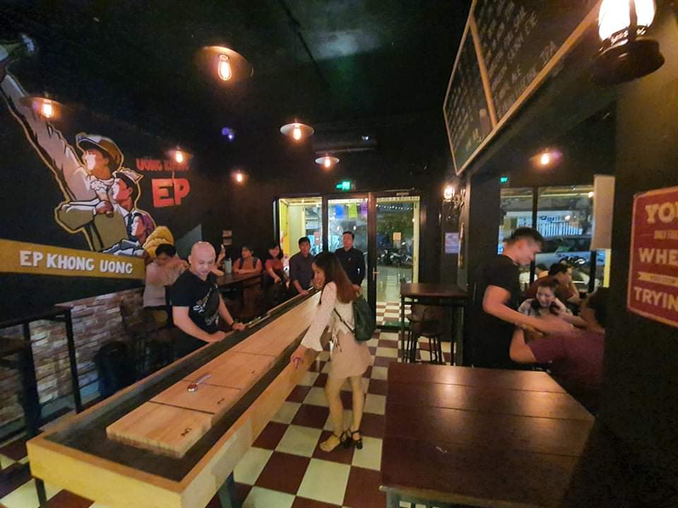 Vựa Bia Rụ - Wine & Craft Beer Fusion Wine bar in Ho Chi Minh City - exterior