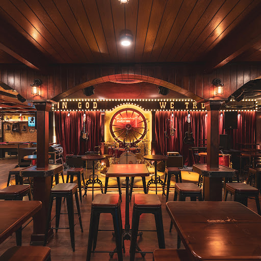 XÀO XẠC BAR - Quán Rượu Dưới Hiên photo 1 in Thao Dien