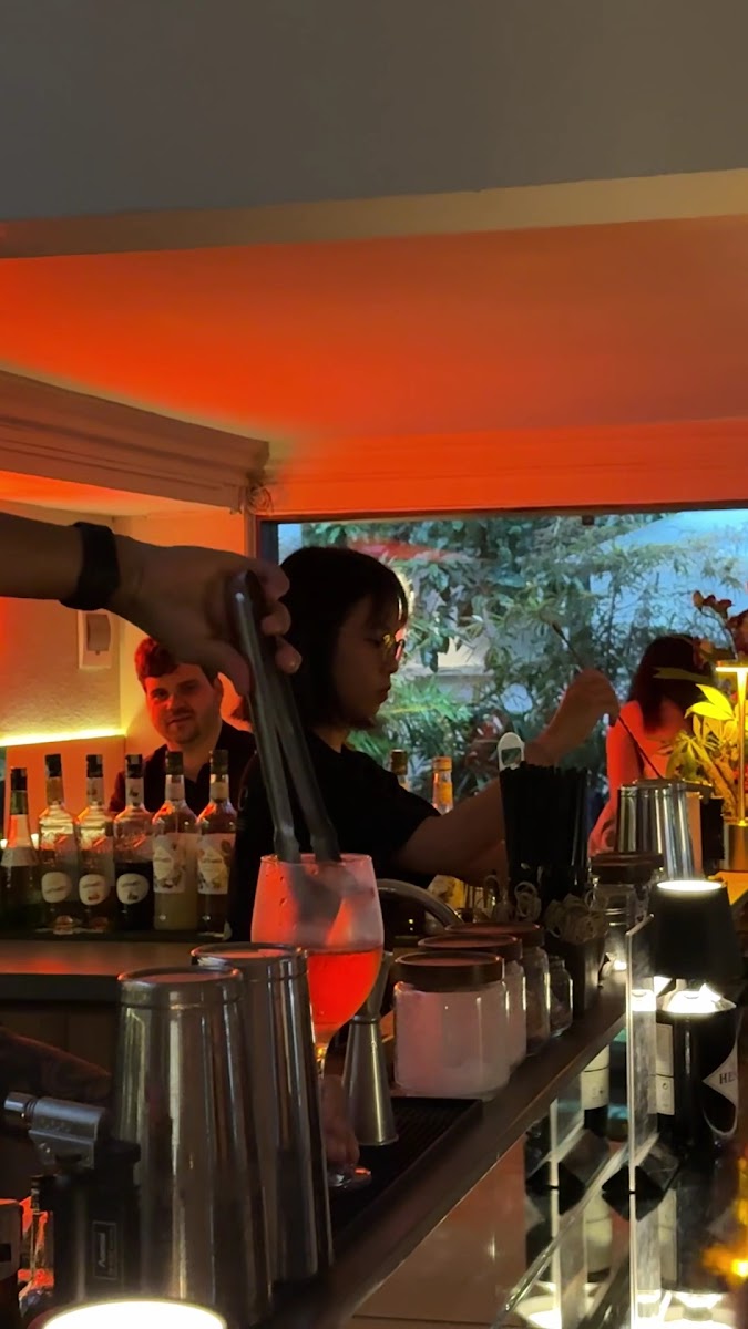 XÀO XẠC BAR - Quán Rượu Dưới Hiên photo 3 in Thao Dien