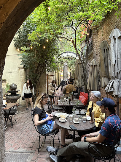 Xofa Cafe Coffee shop in Ha Noi - exterior